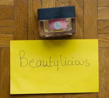 Blush mousse, Elf