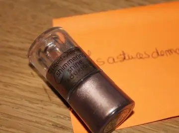 Ombre à paupière liquide, Bourjois