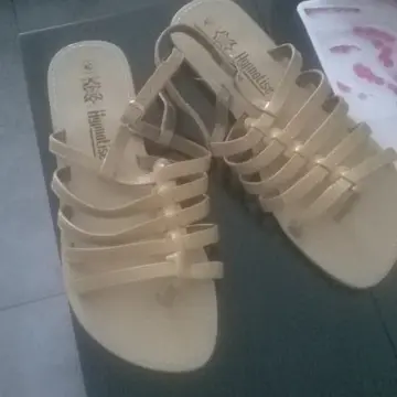 Chaussures, Inconnue