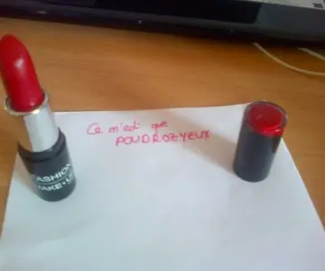 Rouge à lèvres rouge Fashion make up, Fashion Make Up