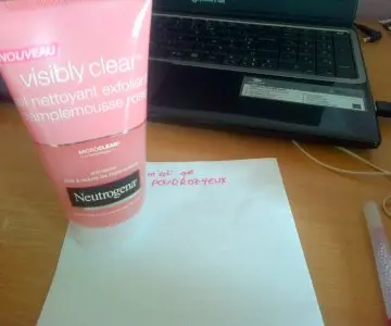 Exfoliant visage visibly clear neutrogena pamplemo, Neutrogena