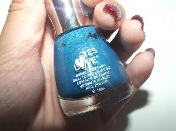 vernis bleu, Yes Love