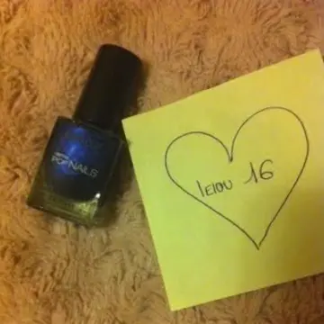 vernis bleu électrique, Miss cop