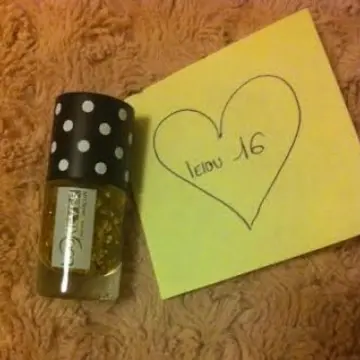 Vernis paillette doré, Lookever