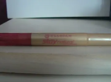 Stay natural concealer, Essence