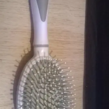 Brosse à cheveux., Dessange