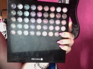 Palette de maquillage, Nocibé
