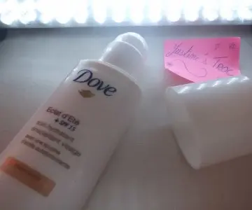 Soin hydratant ensoleillant visage, Dove