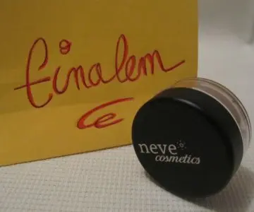 Fard à paupières, Neve cosmetics
