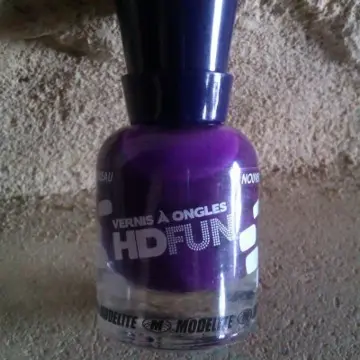 Vernis violet modélite, Modélite