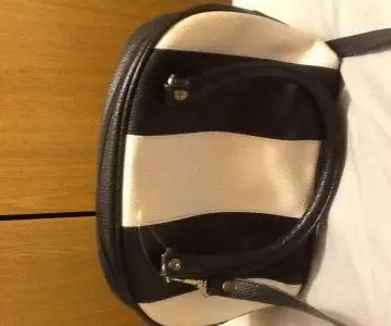 Sac à rayure, Inconnue