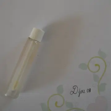 Gloss transparent, Inconnue