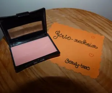 Blush naturel Voile de couleur Bonne mine, Yves Rocher