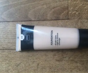 Fond de teint, Hema