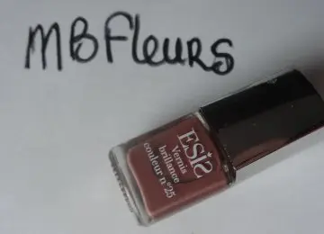 vernis, Esis