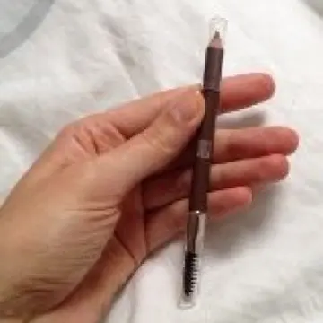 Sourcils expert châtain 401, Miss Den