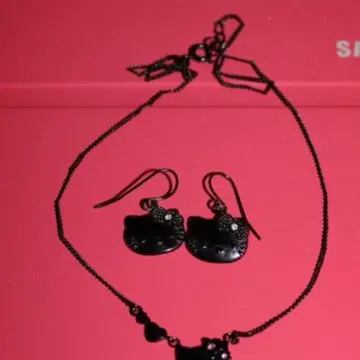 collier hello kitty, Victoria Casal