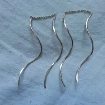 Boucles d'oreilles, La Halle