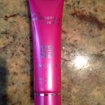 Lait pour le corps, Givenchy