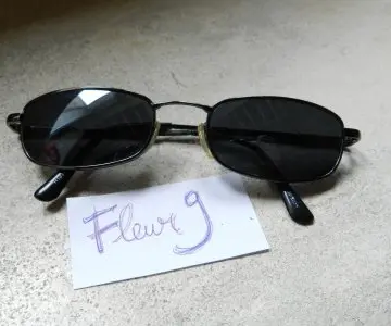 Paire de lunettes de soleil, Inconnue