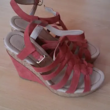 Talons taille 38 39, La Halle