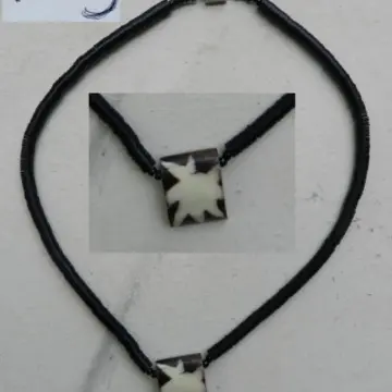 Collier artisanal africain, Inconnue