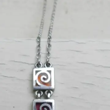 Collier argent pendentif spirales, Inconnue