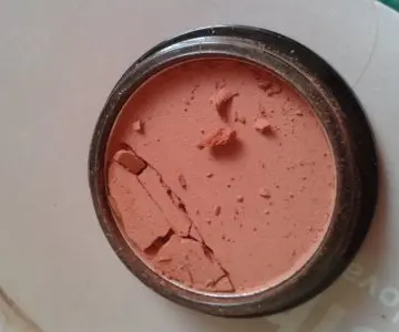 Blush, Inconnue