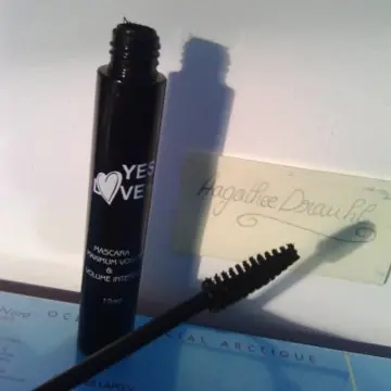 Mascaras noir, Yes Love
