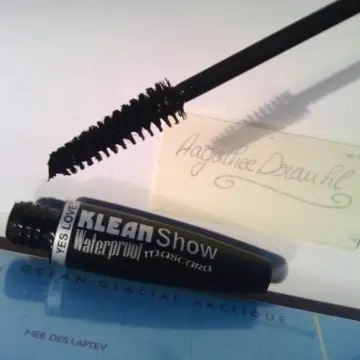 Mascaras noir, Yes Love