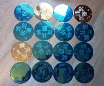 Lot de 16 stamping plates de la collection Princes, Gals