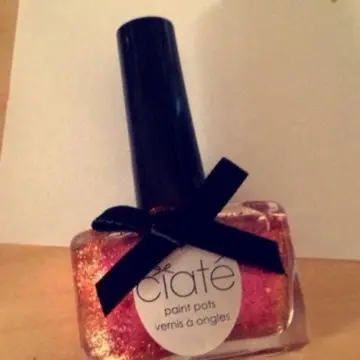 Vernis pailettes, Ciaté