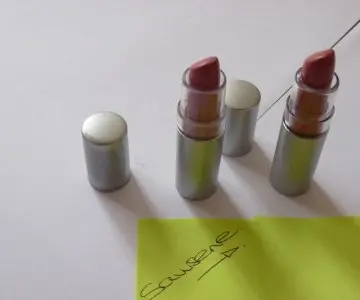 Rouge à lèvres, Elf