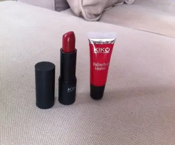 Rouge a levres, Inconnue