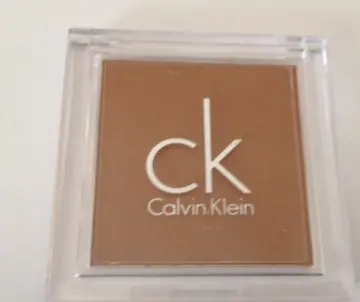 Poudre bronzante, Calvin Klein
