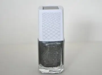 Essie crocodilly, Essie