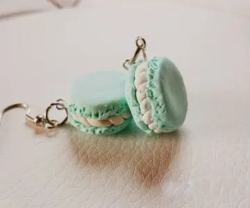 Boucles d'oreilles macarons, Inconnue