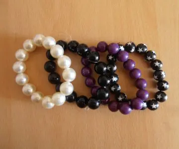 bracelet perles, Inconnue