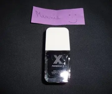Vernis à ongle noir, Formula X