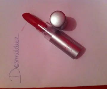 Rouge a lèvres, Elf