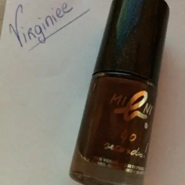 Vernis à ongles, Agnès b.