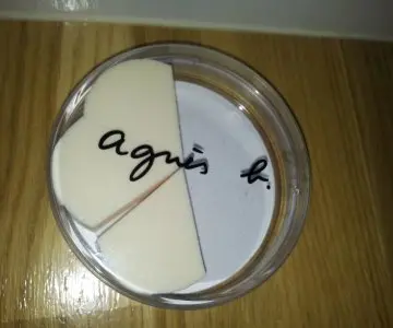3 éponges, Agnès b.