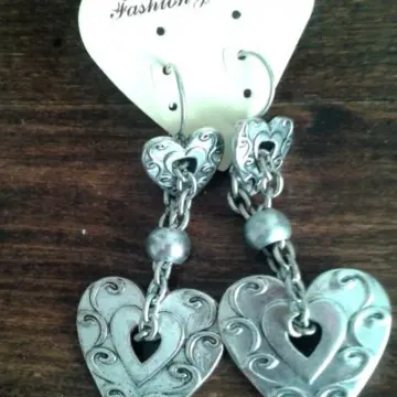 boucle d'oreille COEUR, Inconnue