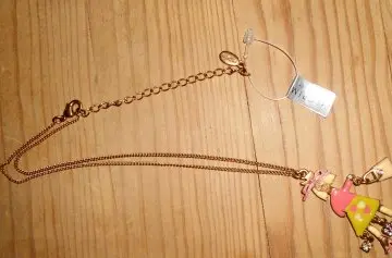 Collier Fantaisie, Pilgrim