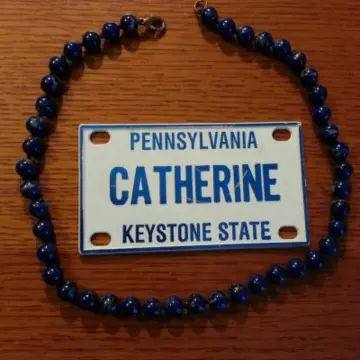 Collier de perles bleu, Inconnue