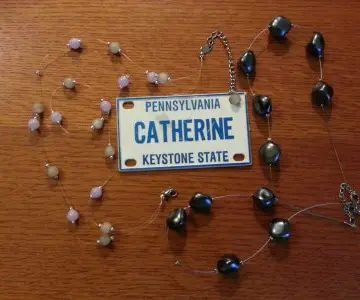 2 Colliers de perles, Inconnue