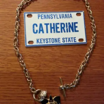 Collier doré, Inconnue