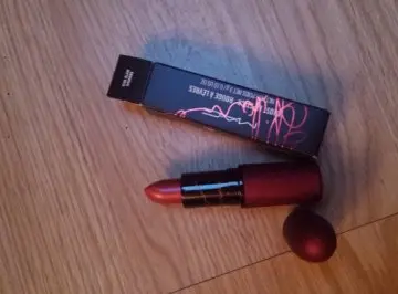 VivaGlam riri, MAC Cosmetics