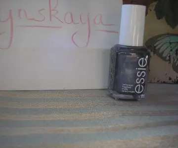 vernis over the edge, Essie