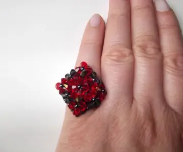 Bague fantaisie perles, Inconnue